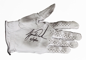 Tiger Woods' Sunday 2000 US Open Golf Glove